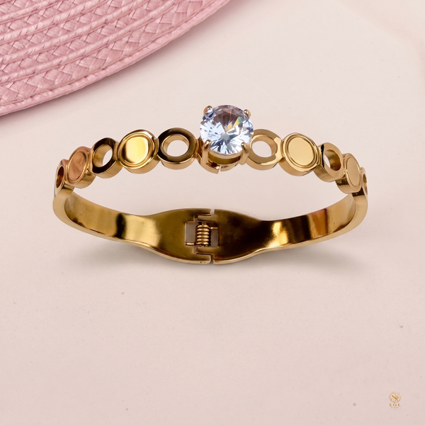 Solitaire Orbit Bangle